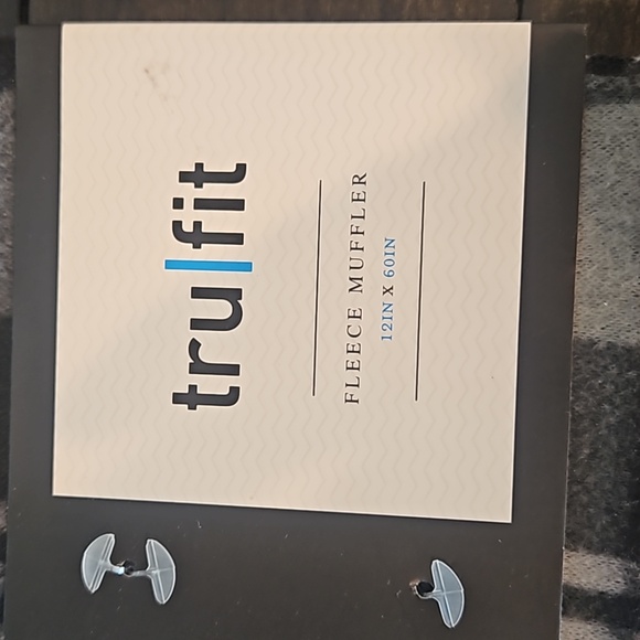 Fleece Muffler - Picture 4 of 8